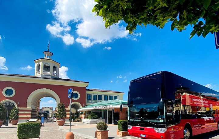 Ingresso outlet di Serravalle Scrivia